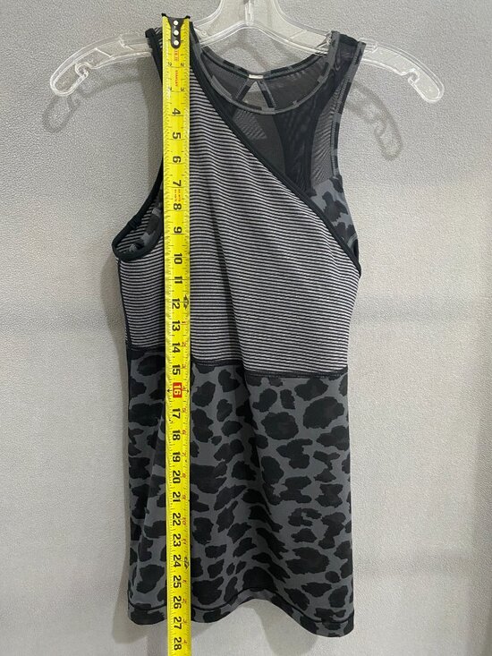Lululemon Animal Print Striped Racerback Tank Top Built In Bra Workout Yoga Top - Picture 3 of 5